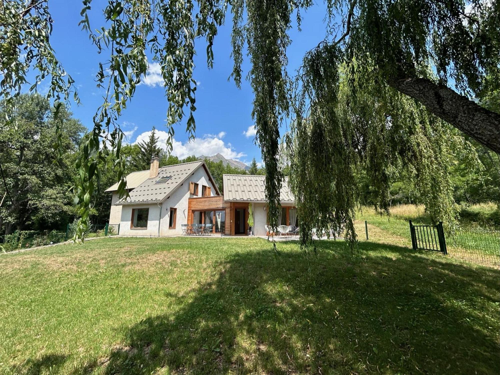 Maison Refaite A Neuf En Pleine Nature Puy-Saint-Eusebe Экстерьер фото